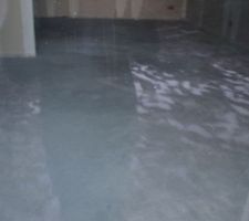 Dalle avant carrelage coul&eacute;e