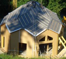Structure hors d 'eau apres 8 j de montage....