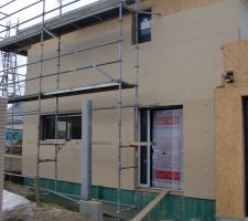 Isolation par l'extéieure avec la poteau du porche qui a été fait cette semaine