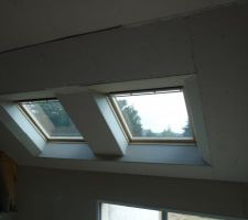 Encadrement des velux de la mezzanine