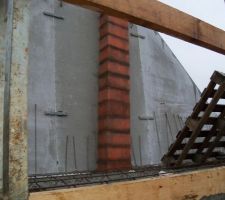 Pose du conduit de chemin&eacute;e