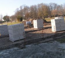 Les fondations commencent