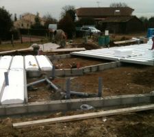 Vue c&ocirc;t&eacute; salle de bain, douche et wc