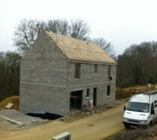 Le debut de la charpente !! YES !!