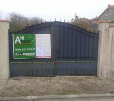 Pose du panneau de construction