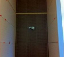 Douche faiencée... Ne manque plus que le joint et la porte de douche!!!