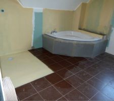 Carrelage au sol termin&eacute;