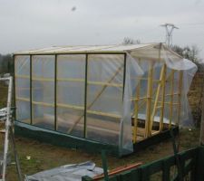 Mise en place de la bache 200 microns speciale serre commandé chez jardin couvert
dimension de la bache 4.50 m x 11 m