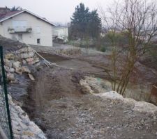 Le chemin d'acc&egrave;s et la voie de grue temporaire