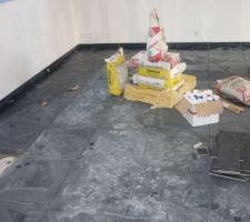 Pose du carrelage au rdc