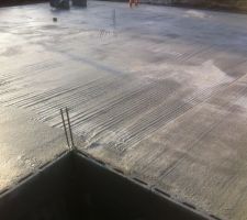 Détail de finition sur la dalle ...