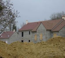 Ca fait moins vide avec les tuiles en place.