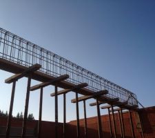 Mise en place des Coffrage pour les poutres sp&eacute;ciales  BA !!!!!!! 

Retomb&eacute;e 0 dans la maison 
Retomb&eacute;e 20 a l'exterieur