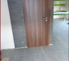 Porte int&eacute;rieure pos&eacute;e