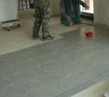 Le carrelage démarrage de la pose le 10/03/2012