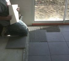 Haaaahhh, la pose du carrelage, tout un art