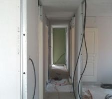 La longueur du couloir qui est interminable lol 7.65 m²