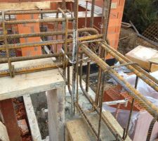 Pr&eacute;paration des poutres sp&eacute;ciales !!!!!! l'etude BA nous a pr&eacute;par&eacute; un truc TOP !!!!!!!! BIG Ferraille dans tout les sens !!! Tranquille pour la suite !!!