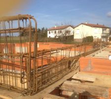 Pr&eacute;paration des poutres sp&eacute;ciales !!!!!! l'etude BA nous a pr&eacute;par&eacute; un truc TOP !!!!!!!! BIG Ferraille dans tout les sens !!! Tranquille pour la suite !!!