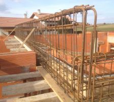 Pr&eacute;paration des poutres sp&eacute;ciales !!!!!! l'etude BA nous a pr&eacute;par&eacute; un truc TOP !!!!!!!! BIG Ferraille dans tout les sens !!! Tranquille pour la suite !!!