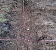 Cela parait bien, mais!!! J ai d&ucirc; r&eacute;clamer les ligatures. Pas de beton de propret&eacute; (norme DTU), pas de ferraillage aux angle(fait plus tard par scellement chimique)