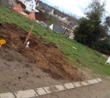 L'arriv&eacute;e d'eau (qu'il a fallu que nous trouvions nous-m&ecirc;mes car elle &eacute;tait enterr&eacute;e !)