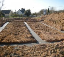 Et voil&agrave;, fondations coul&eacute;es ! C'est surement sans importance mais c'est fait proprement.