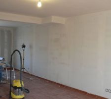 Enduit dans le sallon/salle à manger/cuisine