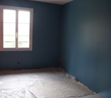 Chambre de mathis (5 ans) bleu et rouge pour une d&eacute;co spiderman