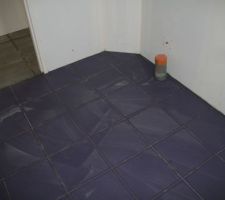 SDB des filles : joli violet pétant!