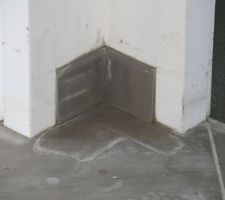 Détail plinthes fin de couloir