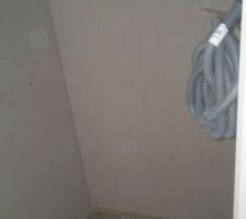 Toilette du bas sous l'escalier