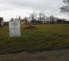 Panneau sur le terrain