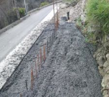 Un petit peu de b&eacute;ton, il en reste plus qu'a le tirer et le lisser comme il faut.