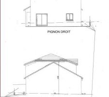 Sur le pignon droit une cheminée est prévue mais pas dessinée