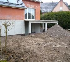 Remise en place des terres dans le jardin
