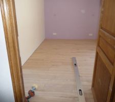 Chambre du haut fini, et l&agrave; c'est du ch&acirc;taigner.