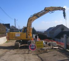 Nouvel engin pour forer de profil&eacute;s HEB