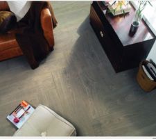 Futur carrelage du rez de chauss&eacute;e