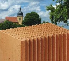 Brique alvéolée de conception allemande (je peux vous communiquer la marque par MP).
U = 0,23 W/(m2K) avec une épaisseur de mur de 36,5 cm et un enduit extérieur et intérieur de 2cm chacun.