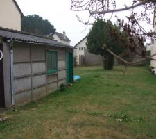 Terrain avec garage a demolir