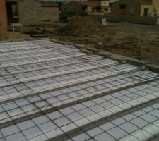 Apres remplissage des betons ( sans encombre , mise en place des poutrelles, hourdis et treillis soudés