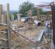 Les poteaux de la terrasse