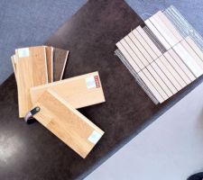 Et on reste sur du bois clair pour le meuble je pense (l'autre possibilit&eacute; &eacute;tant blanc)