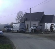 Jour de la remise des clefs : j'ai jamais vu autant d'artisans sur mon chantier (6 camions)