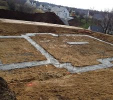 Fondations : termin&eacute;es ! on attend le vide sanitaire maintenant... ;-)