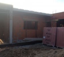 La partie couverte de l'entr&eacute;e !!!