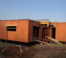 Pose des Planchers !!!!!!!!

BIG TRAVAUX !!!!!!!! 130 M&sup2; !!!