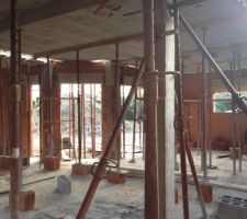 Pose des Planchers !!!!!!!!

BIG TRAVAUX !!!!!!!! 130 M&sup2; !!!

Quelques etais !!!!!