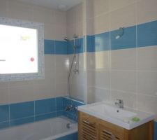 Salle de bain termin&eacute;e